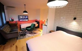 Room Emma,Between Bus And Train Station,Netflix,Speed Wi-Fi